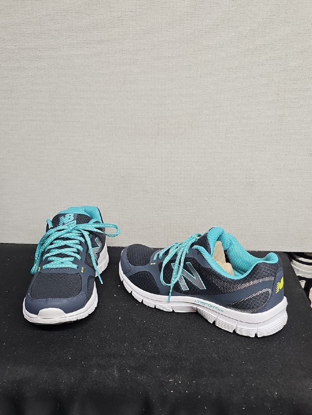 NEW BALANCE COMFORT RIDE WOMENS SNEAKERS BFPM-04-137